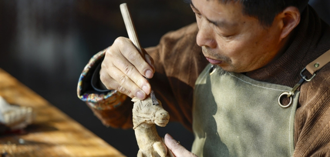 非遗竹雕迎马年