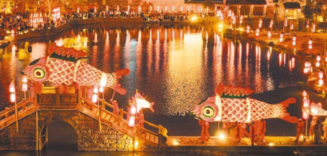 呈坎古村鱼灯表演